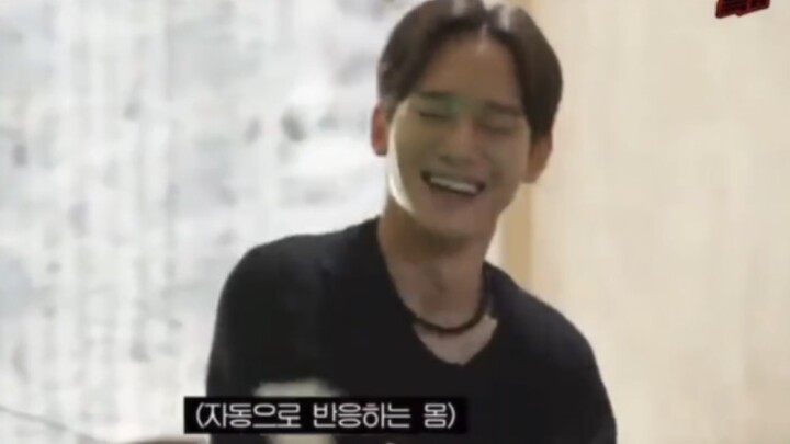 【คิมจองแด】221124 ฉบับร้านอาหาร Monster แม้จะอายกับท่าเต้นของตัวเองก็ต้องเต้นให้จบ