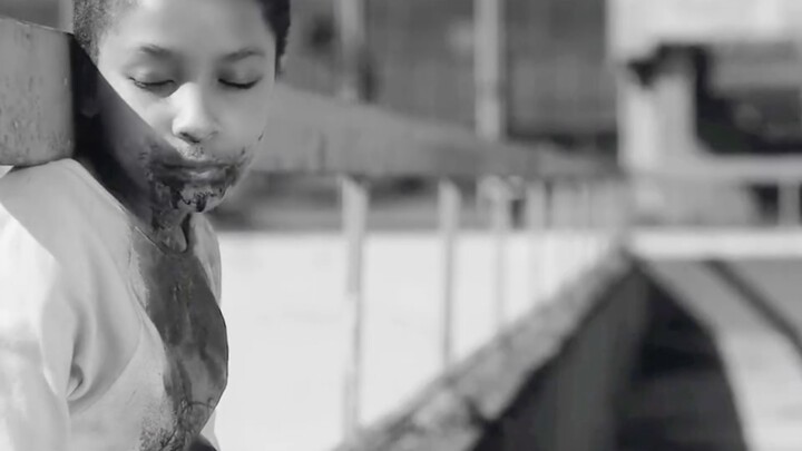 The zombie virus is transmitted from mother to child, giving birth to a group of kids who are part h