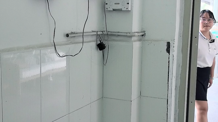 تأخرت دقيقة واحدة فقط، فلماذا تم طردي؟؟؟