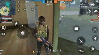 [Garena Free Fire] Với những pha ngu người không thuyết phục