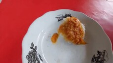 makan ketan sama sambal