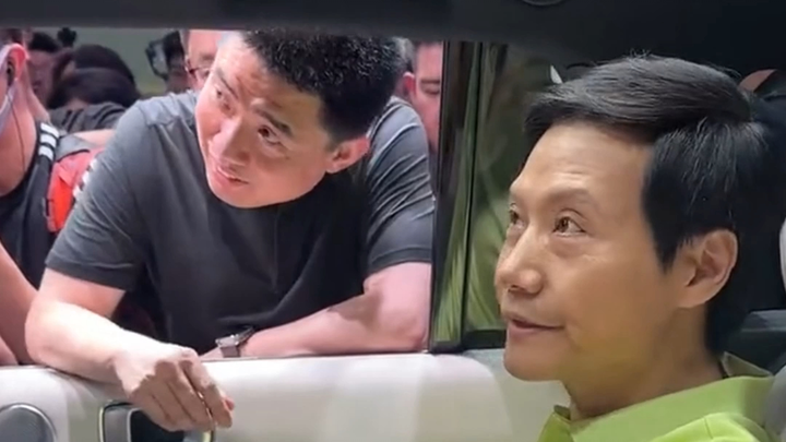 Li Xiang: Is it super comfy to sit in?  CEO Lei: I’m impressed.