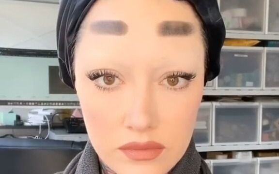 Alis benar-benar menentukan ketampanan seseorang!