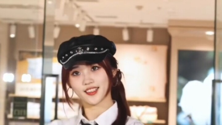 [Girls' Generation-Mr Taxi] When Yoona came out, the world lit up. Drivers, please be safe when driv