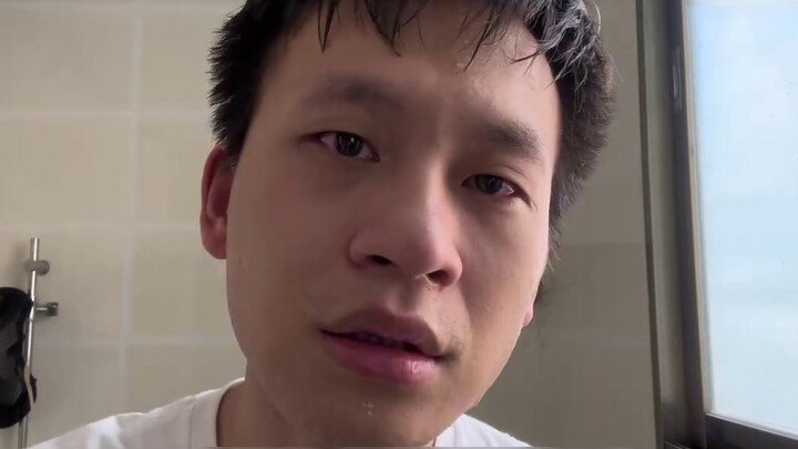 Gửi đến người mẹ dũng cảm nhất thế giới, con khóc mỗi lần cắt nó