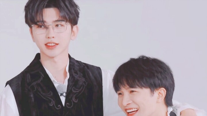 Cứu với! Anh ấy chiều anh ấy quá, từ ánh mắt đến giọng nói ○ Thái Từ Khôn × Chu Thâm