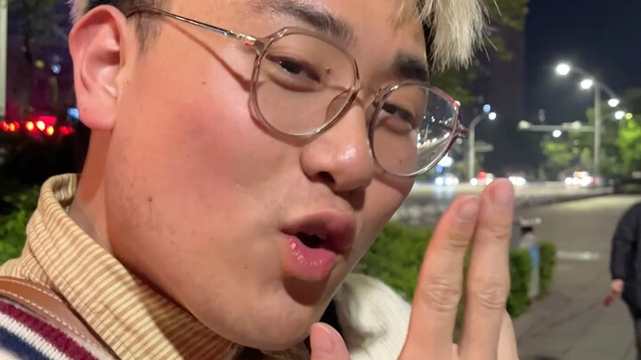 الترفيه بعد الطعام لمعجبي المشاهير المعاصرين