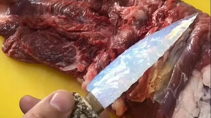 Nấu một bữa tối bằng dao obsidian