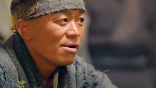和尚一脚踢碎石头，里面全是黄金；
