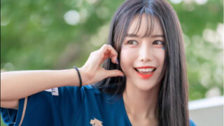 ลีดเดอร์ของ NC Dinos อย่าง Lee Ye-young และ Lee Ah-young เต้นเพลง "Cake" อย่างใกล้ชิดในสนาม