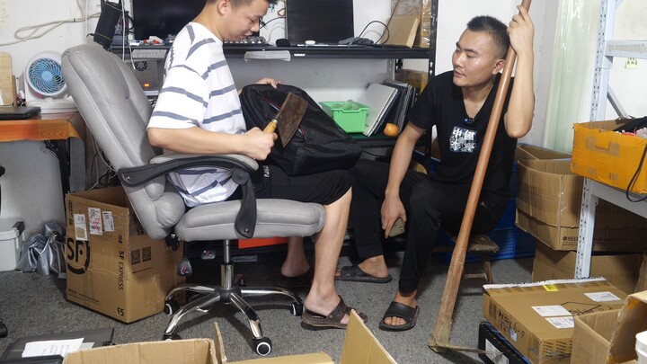 Nhân viên bảo trì có đức tính tốt, dễ dàng thuyết phục khách hàng đến tận cửa để tìm lỗi.