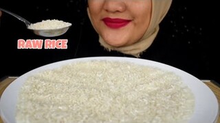 ASMR RAW RICE EATING | RAW RICE LARISST MIX LAHAP |MAKAN BERAS MENTAH PAKE CENTONG || ASMR INDONESIA