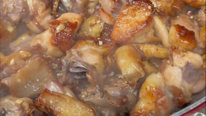 Không phải tôi thích làm gà, mà là các bạn thích xem làm gà thôi 😂😂