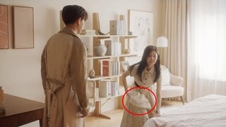 Apabila CEO memasuki bilik tidur Cinderella dan melihat seluar dalamnya, dia serta-merta malu.