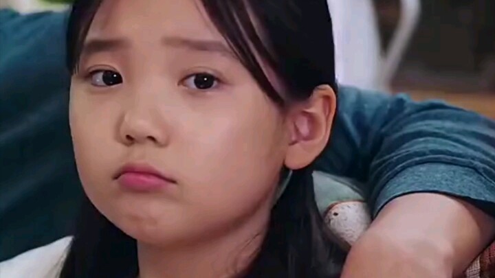 "ปีศาจจิ้งจอกปลอมตัวเป็นพ่อแม่ของเด็กผู้หญิง แต่กลับถูกเด็กน้อยจับได้โดยไม่คาดคิด"