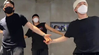 [Justjerk Dance Studio] Trở về ngày xưa! Vata biên đạo bài hit "One Of A Kind" của G-Dragon