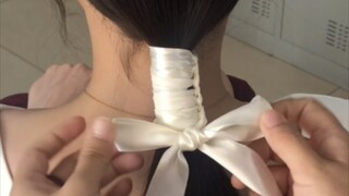 Tutorial ikat rambut dengan pita ala Jepang! (Cepat minta pacarmu yang mengikatkan untukmu)