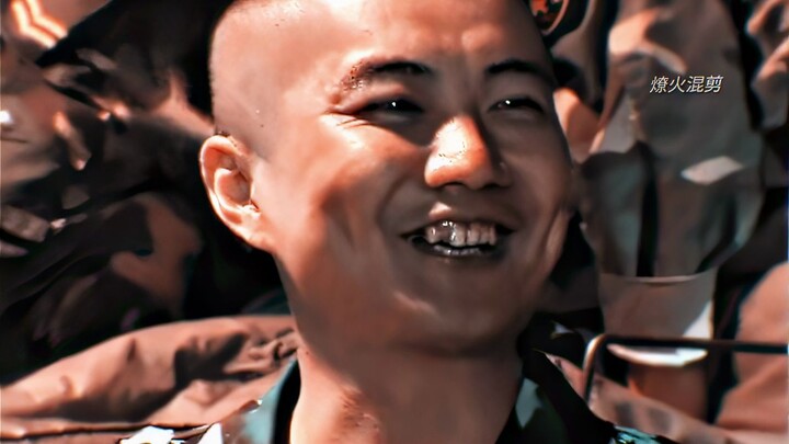 “Ông tôi cũng từng là nhân viên y tế, sau này thì mặc quần xanh rồi”