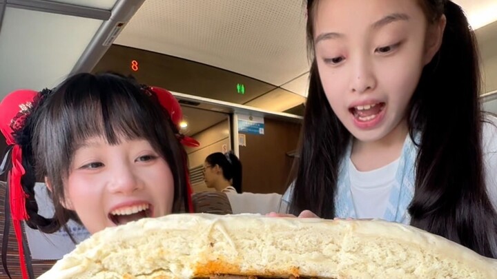 Here comes the plump, super-sized Chinese burger!
