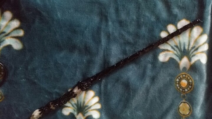 สอนทำไม้กายสิทธิ์ Harry Potter แบบโฮมเมด (กาวร้อน + ตะเกียบ)