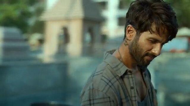 Farzi.S01E01.480p.WEB-DL.AAC.2.0.ESub.x264-MLWBD.com