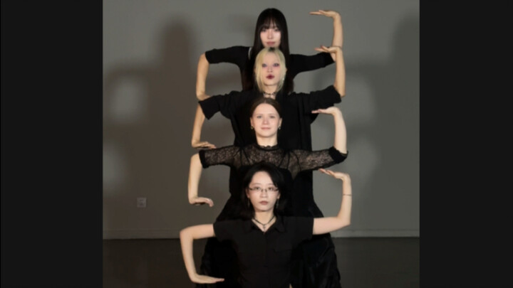 Egyptian Hand | Centipede