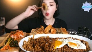 Mì tương đen trứng, bánh bao mật ong 2 #amthuc