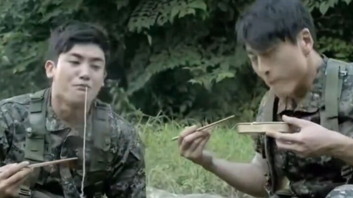 There’s a new member in the “pointless noodle-eating” group—haha, it’s not that funny though [Park H
