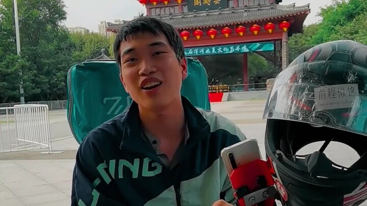 Đào Soái Thần đạp xe giao đồ ăn đi thi đại học, cuối cùng được bao nhiêu điểm? Đã trúng tuyển vào tr