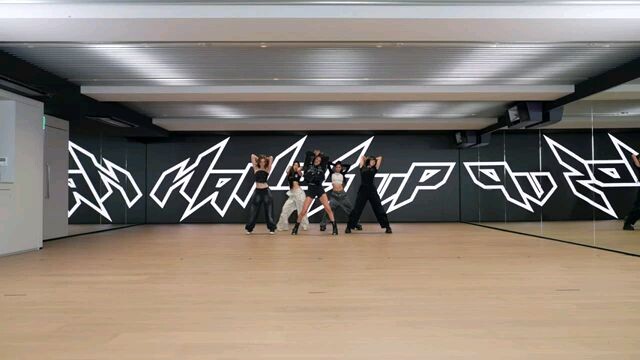 MEOW "Hands Up' Dance Practice