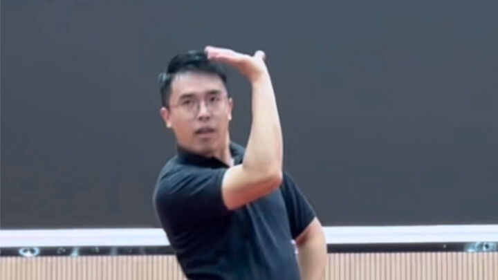 Nếu được giám đốc dạy nhảy Kpop, điểm thi đại học của bạn sẽ bao nhiêu?