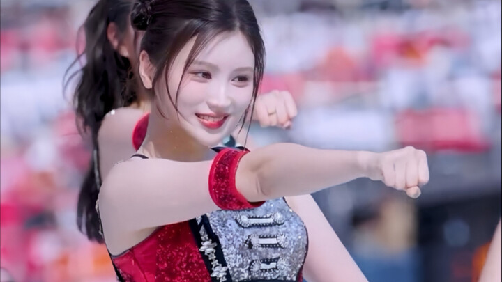 Tarian cheerleader memegang hatimu