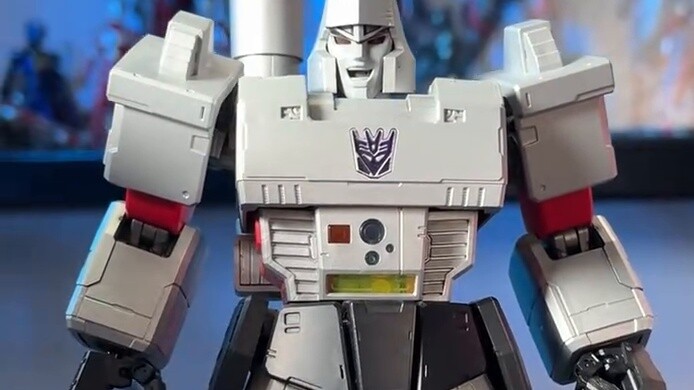 Evolusi tak terbatas, versi legendaris Soundwave dapat berbicara