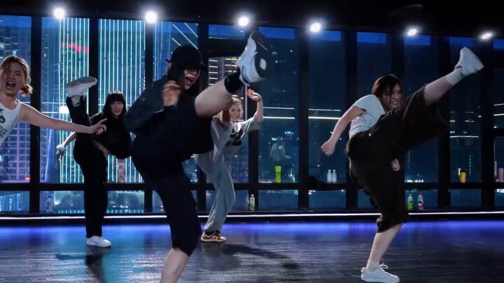 Skipping breakfast is a very hip-hop thing! #小桔编舞#