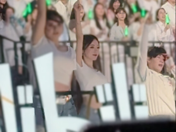 What is it like to perform on the same stage with Song Yuqi at the 2025 B Station Graduation Concert