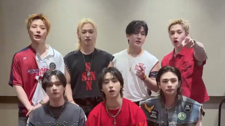 Permainan tebak musik sambil mendengar suara langkah kaki ala Stray Kids