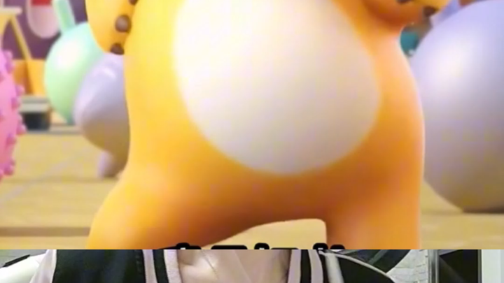 วันนี้ฉันเปิดทีวีโดยไม่ได้ตั้งใจ ซึ่งไม่ได้เปิดมา 800 ปีแล้ว และพ่อแม่ของฉันก็ยืนกรานว่าฉันจะต้องเล่