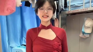 กระโปรงหางปลาสีแดงมาแล้ว!!!