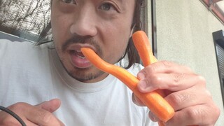 ASMR EATING SOUNDS - CARROT (NO TALKING)