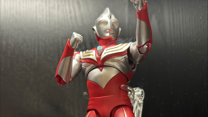 Bandai True Bone Sculpture Tiga Ultraman Powerful Type Unboxing Review