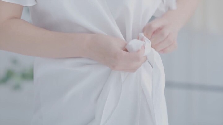 ภาพถ่ายแฟชั่นชุดคลุมอาบน้ำสีขาวบริสุทธิ์ของคุณซออึน