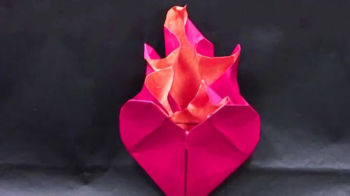The most burning origami work in history: Molten Core! Holding it in hand, it has the power to burn 
