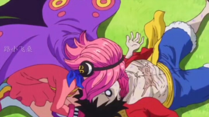 There are some spoof kisses between men and women in One Piece, but there is also some true love. Yo