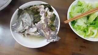 canh cá nấu dưa chua