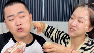 #Double-Piece Sandwich Honestly, this does look a lot like foundation... #Couple's Daily Meal Routin