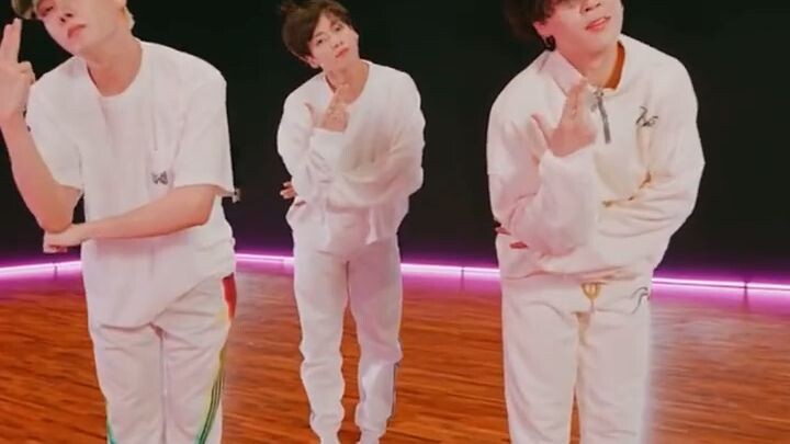 3 "J's"  Jhope, Jungkook and Jimin 🥰 BTS