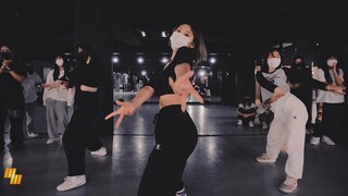 Pisau mematikan di pinggang saudara perempuan "7 rings" oleh Ariana Grande | koreografi ROSA [LJ Dan