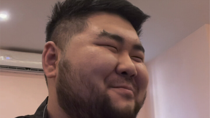 كم يمكن أن يكسب المدون الذي لديه 700 ألف متابع في شهر واحد؟