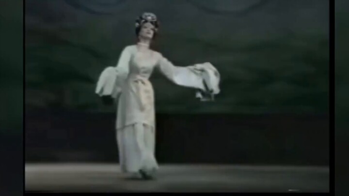 Setelah melihat kemampuan lengan air ibu mertua saya, Liu Yifei, saya mengerti mengapa adegan pertar