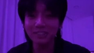 ไอดอลที่นอนไม่หลับเพราะแฟนคลับที่หูหนวกเสียง ฮ่าๆๆ